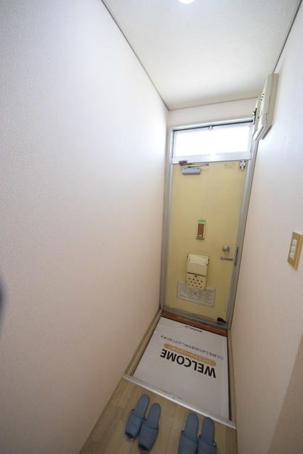 玄関　※別号室参考写真です