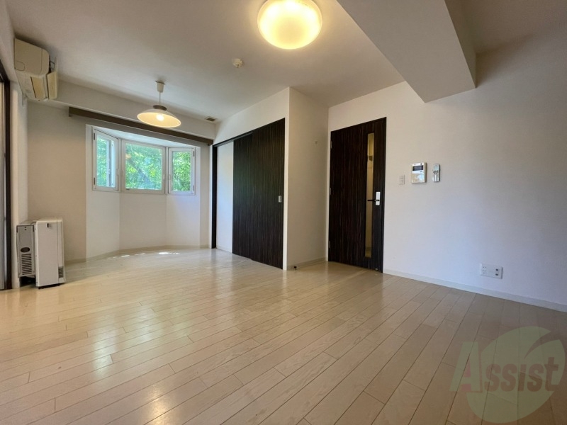 居室・リビング　広くてキレイなお部屋が広がっていて、充実した生活が送れそう。