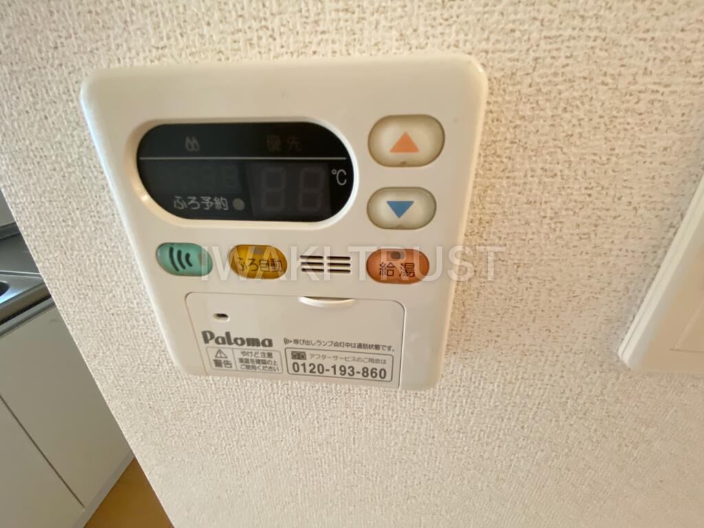 キッチン　豊富な収納スペース