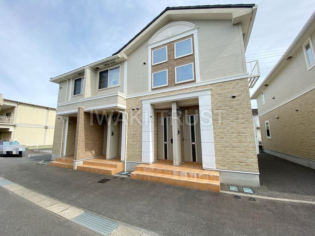 建物外観　全面に建物がなく、日差しがたっぷり入ります！