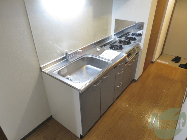 キッチン　こちらはキッチン。調理スペースもあり使いやすそうです。