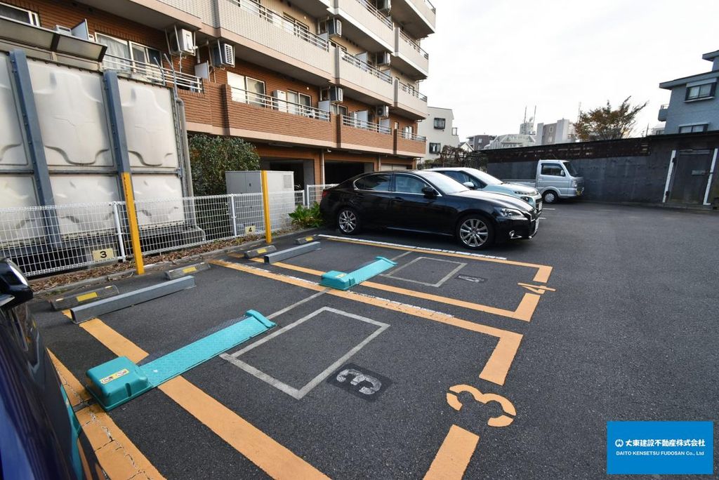 駐車場　駐車場