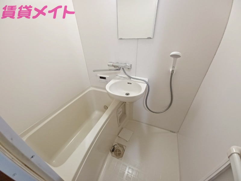 バス・シャワールーム　別部屋画像参考
