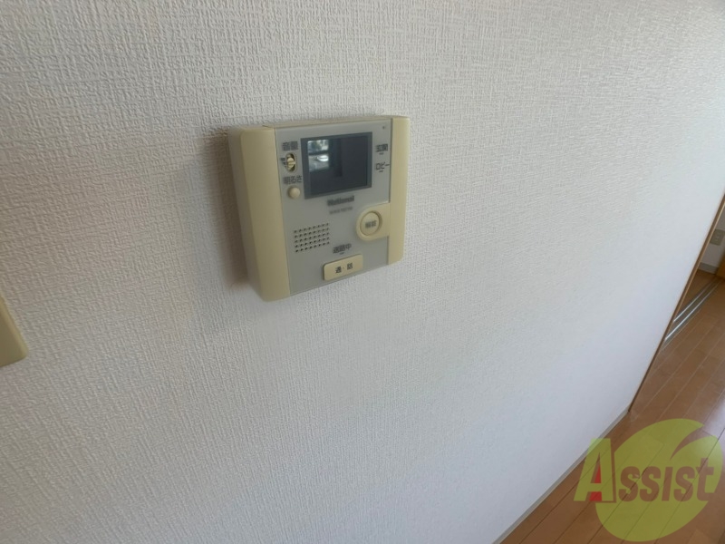 セキュリティ　ＴＶモニター付インターホンです。来客者の顔が見えるので安心！