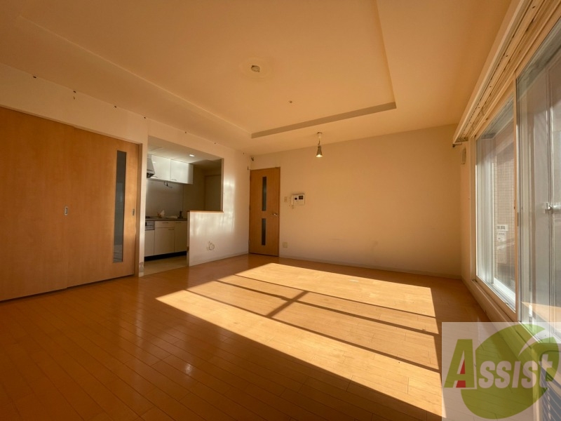 居室・リビング　広くてキレイなお部屋が広がっていて、充実した生活が送れそう。