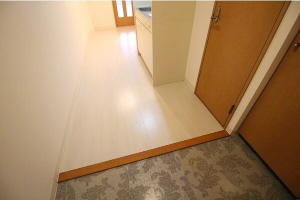 玄関　名古屋で一番初期費用の安い賃貸専門の不動産会社です(^^)