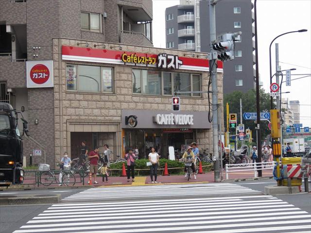 飲食店　ガスト（飲食店）まで900m