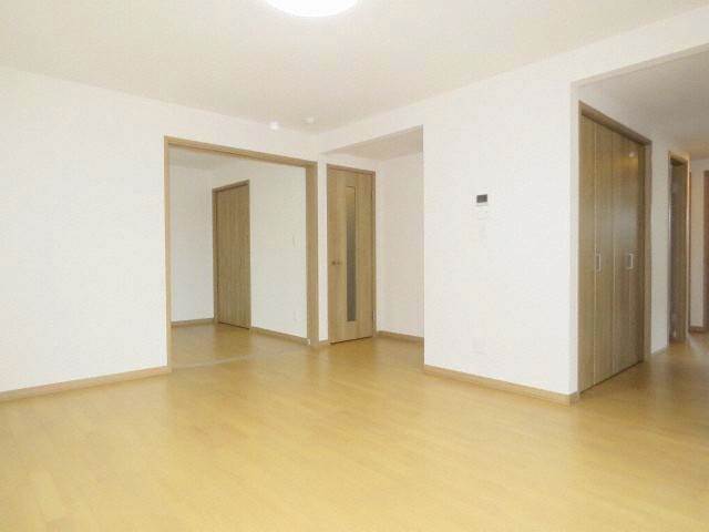 居室・リビング　清潔感のあるリビング♪