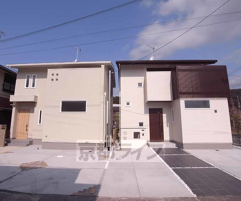 建物外観　２棟の戸建て！