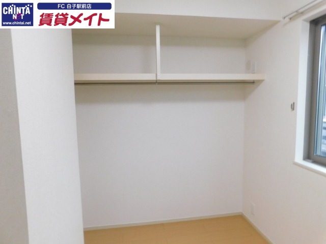 収納　別部屋反転同型写真