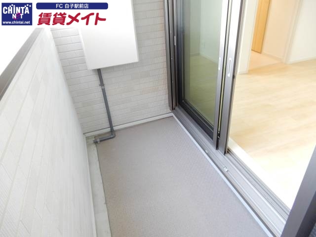 バルコニー　別部屋反転同型写真
