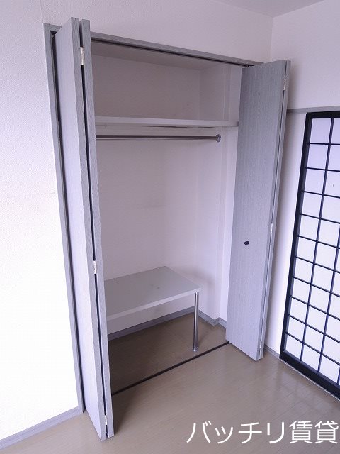 収納　別号室タイプの為、現状を優先いたします