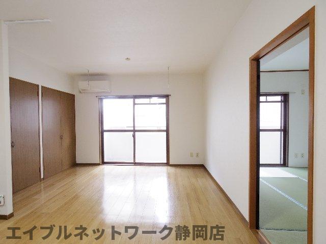 居室・リビング　おしゃれな居間です
