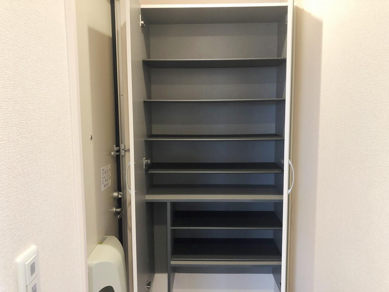 玄関　シューズボックス
