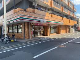 コンビニ　セブンイレブン（コンビニ）まで50m