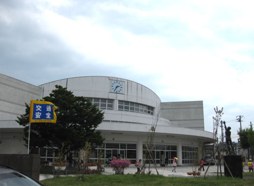 小学校　札幌市立平岡中央小学校（小学校）まで1172m