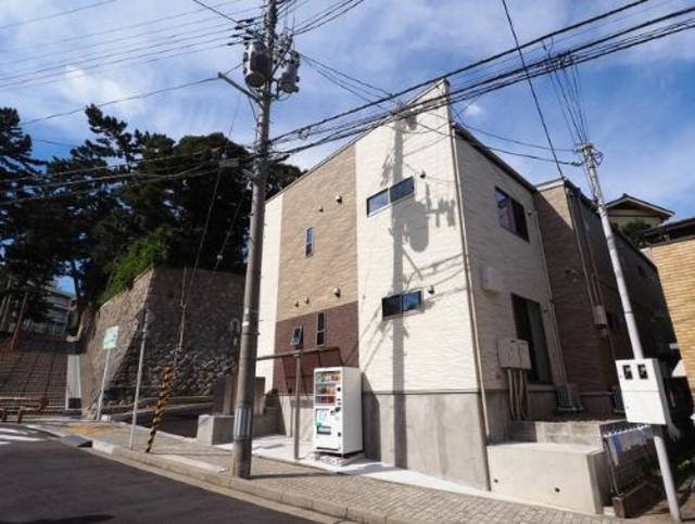 建物外観　自動販売機があります♪