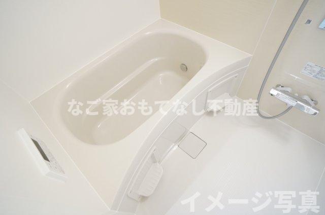 バス・シャワールーム　同タイプ写真