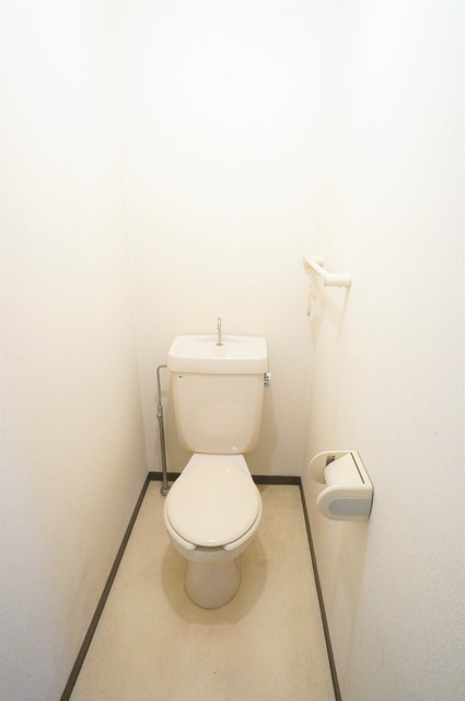 トイレ　参考写真（同物件別部屋）