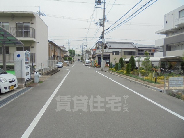 コンビニ　ローソン　緑ケ丘一丁目店（コンビニ）まで294m