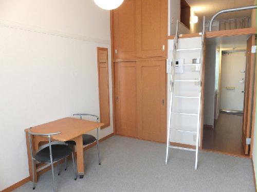 その他部屋・スペース　テーブルをたたむこともできます