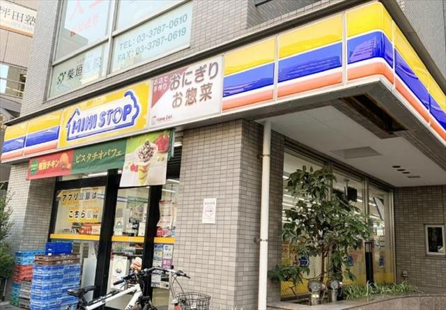 コンビニ　ミニストップ戸越駅前店（コンビニ）まで220m
