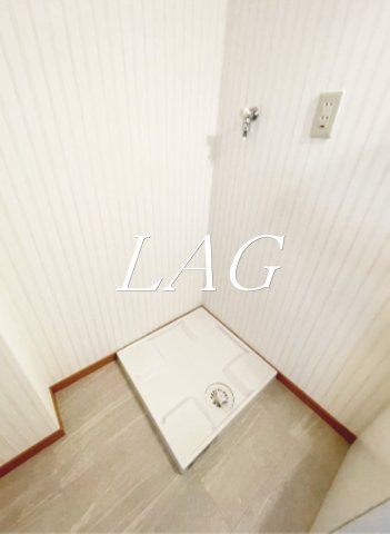 その他設備　室内洗濯機置場(同仕様)です。