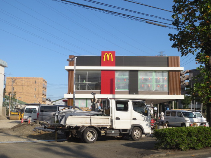 飲食店　マクドナルド（飲食店）まで630m
