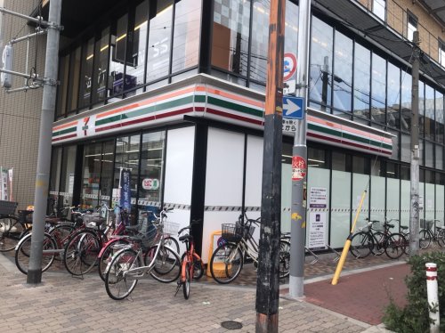 コンビニ　セブン-イレブン 大阪弁天町駅前店（コンビニ）まで869m