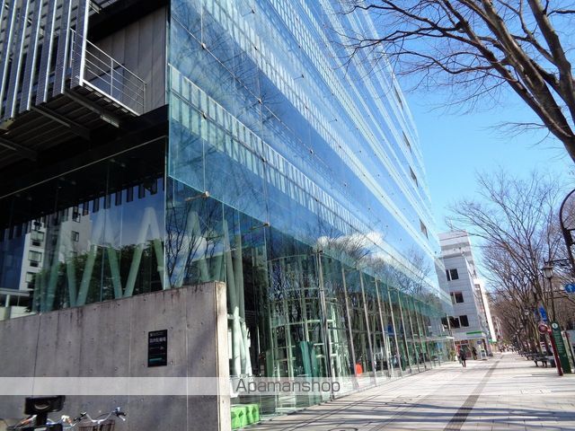 図書館　せんだいメディアテーク（図書館）まで105m