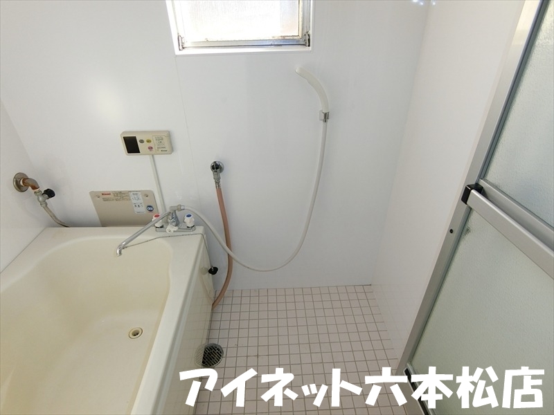 バス・シャワールーム　一日の疲れを癒しましょう