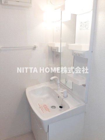 洗面設備　シャワー付きの洗面化粧台もありますよ☆彡