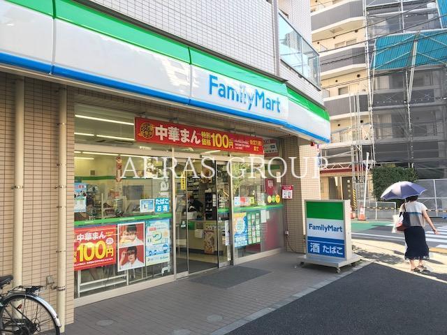 コンビニ　ファミリーマート 大塚三丁目店（コンビニ）まで222m