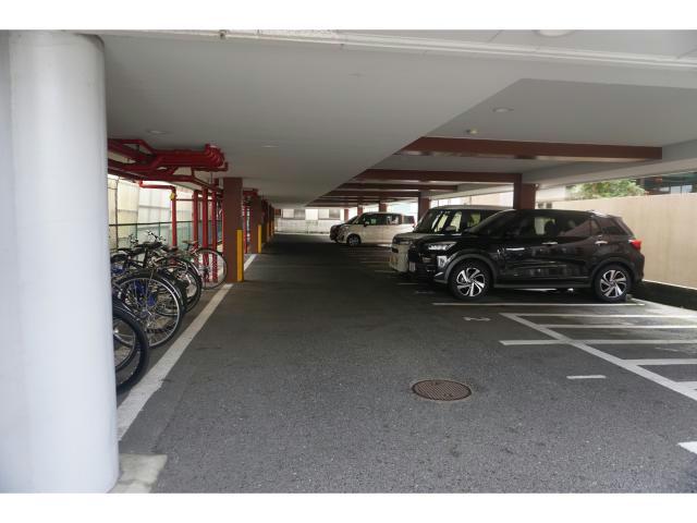 駐車場　駐車場
