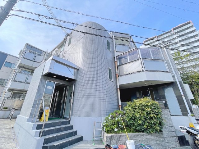 建物外観　明るい外観です。