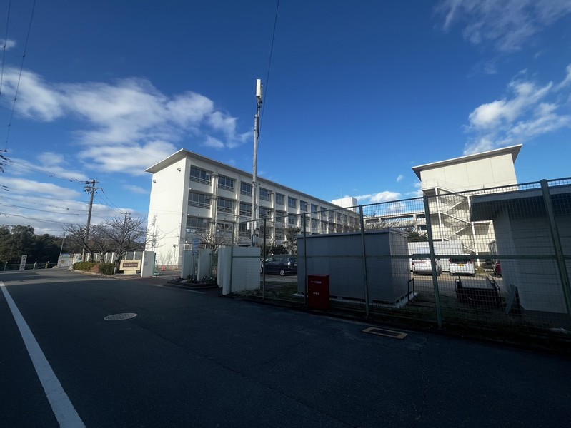 中学校　播磨町立播磨南中学校（中学校）まで594m