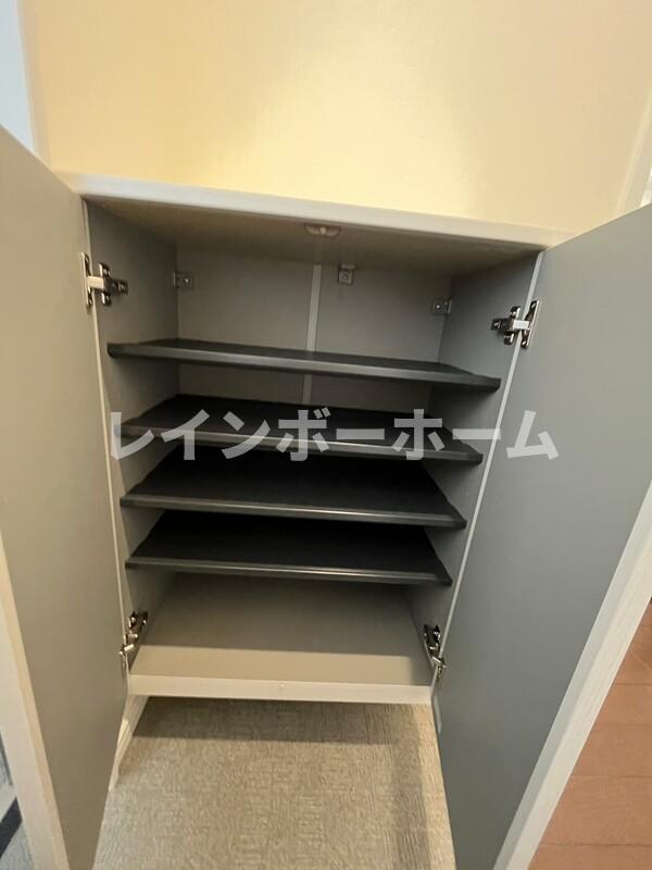 玄関　シューズボックス付きです