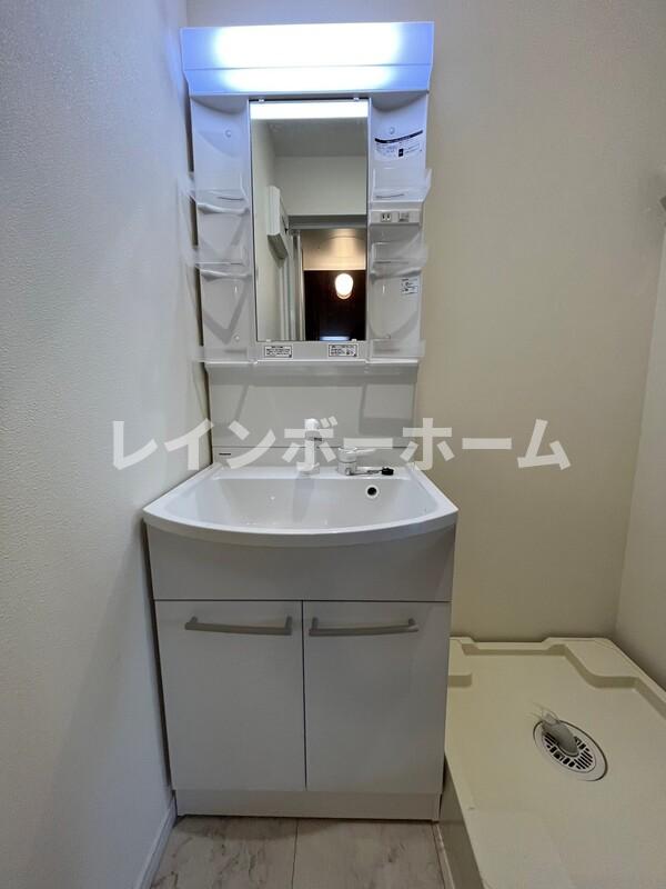 洗面設備　コンパクトで使いやすい洗面所