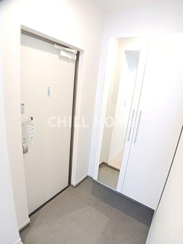 玄関　当社、チルホームのHPもご覧ください(^^)/物件情報多数♪