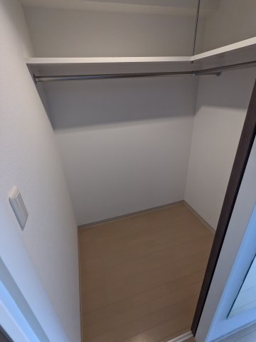 収納　ウォークインクローゼット