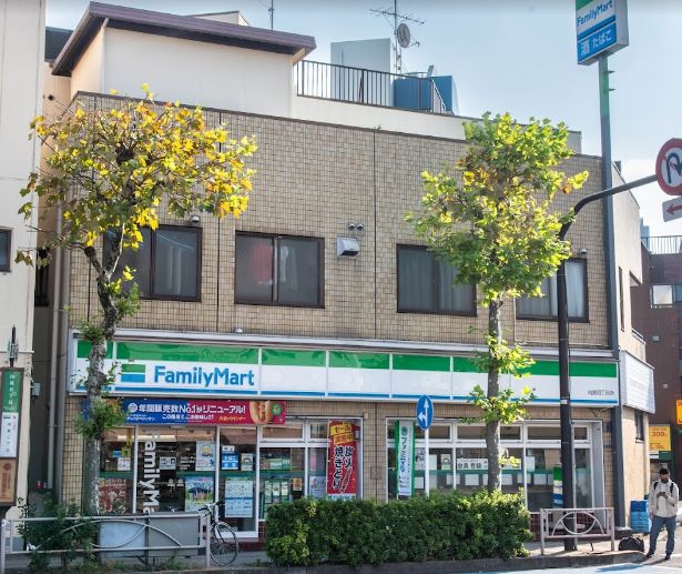 コンビニ　ファミリーマート向島四丁目店（コンビニ）まで252m