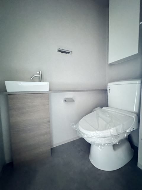 トイレ　※写真は同タイプ住戸です。