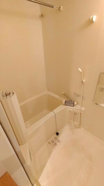 バス・シャワールーム　別部屋参考画像