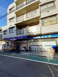 ドラックストア　どらっぐぱぱす板橋弥生町店（ドラッグストア）まで372m