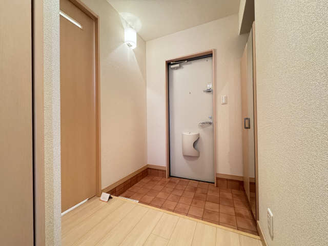 玄関　写真は別号室