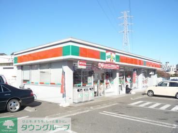 コンビニ　サンクス多摩関戸店（コンビニ）まで79m