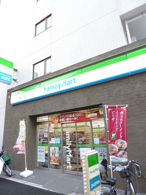 コンビニ　ファミリーマート（コンビニ）まで210m