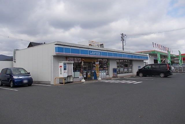 コンビニ　ローソン（コンビニ）まで700m