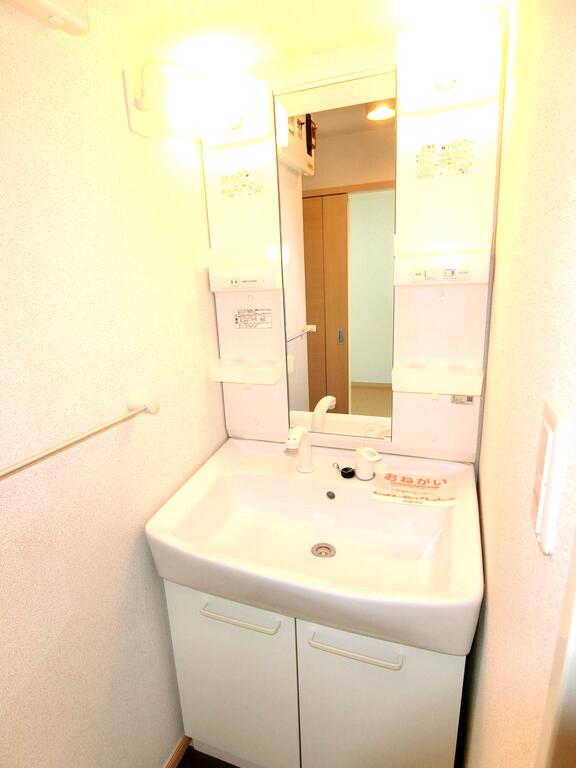 洗面設備　同型物件の写真