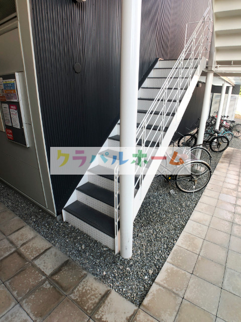 ロビー　階段２階